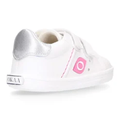 Deportiva niña OKAA FLEX sin cordones en color Blanco.