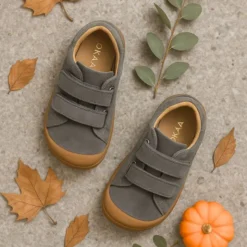 Deportiva niño BAREFOOT súper flexible en color gris