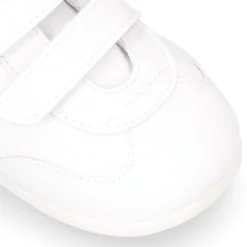 Deportiva niño OKAA FLEX sin cordones y drop cero en color Blanco.