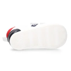 Deportiva niño OKAA FLEX sin cordones y drop cero en color Blanco.