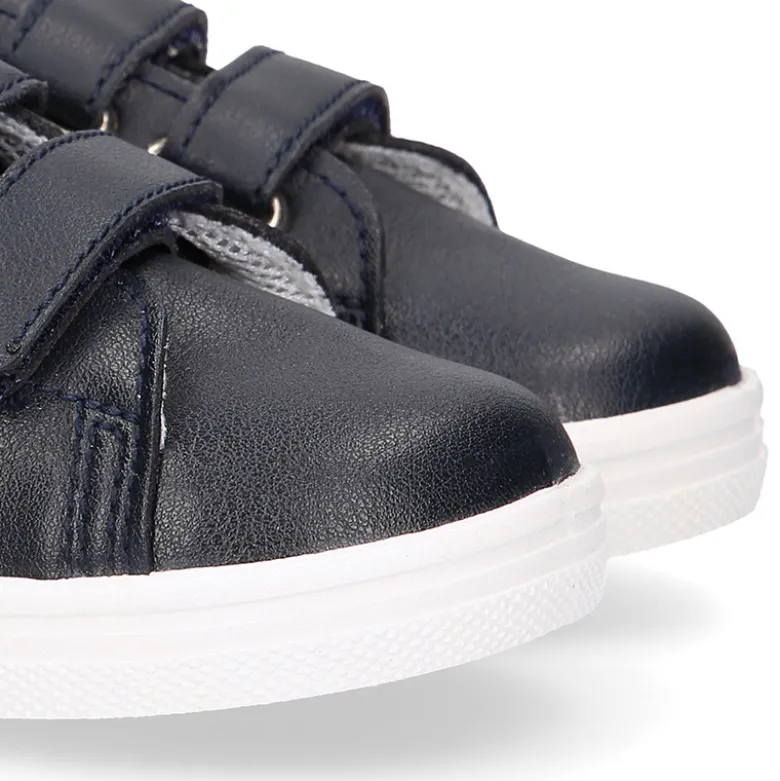 Deportiva niño OKAA FLEX sin cordones en color azul marino con cuero.