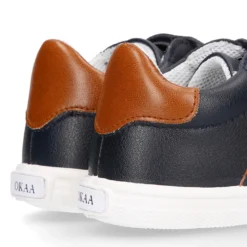 Deportiva niño OKAA FLEX sin cordones en color azul marino con cuero.