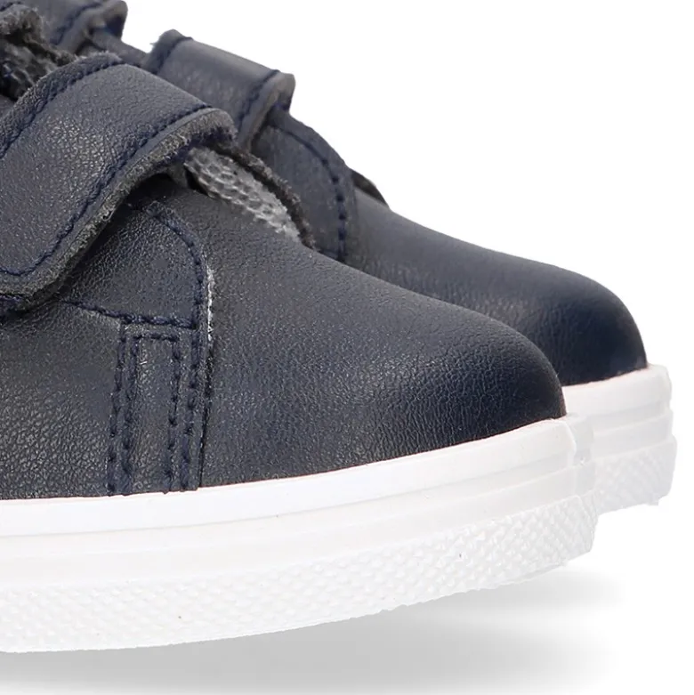 Deportiva niño OKAA FLEX sin cordones en color azul marino.