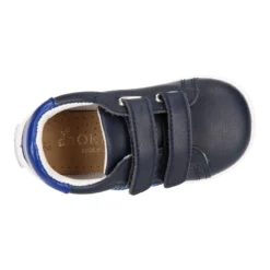 Deportiva niño OKAA FLEX sin cordones en color azul marino.