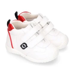 Deportiva niño OKAA FLEX sin cordones y puntera en color Blanco.