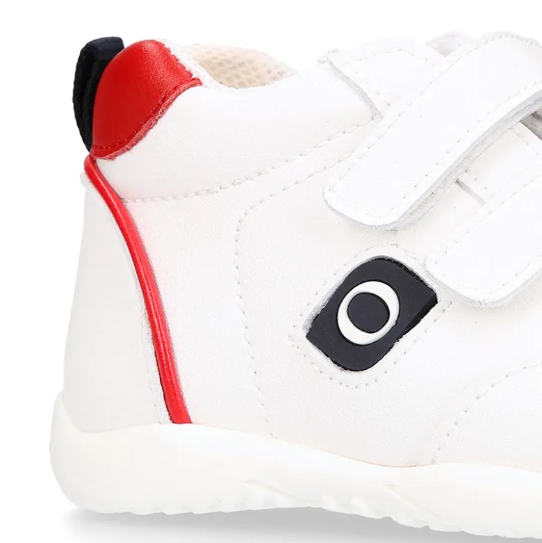 Deportiva niño OKAA FLEX sin cordones y puntera en color Blanco.