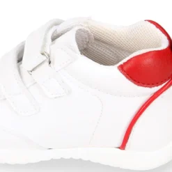 Deportiva niño OKAA FLEX sin cordones y puntera en color Blanco.