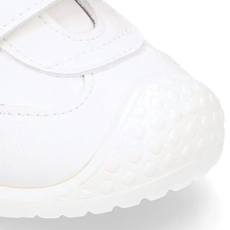 Deportiva niño OKAA FLEX sin cordones y puntera en color Blanco.