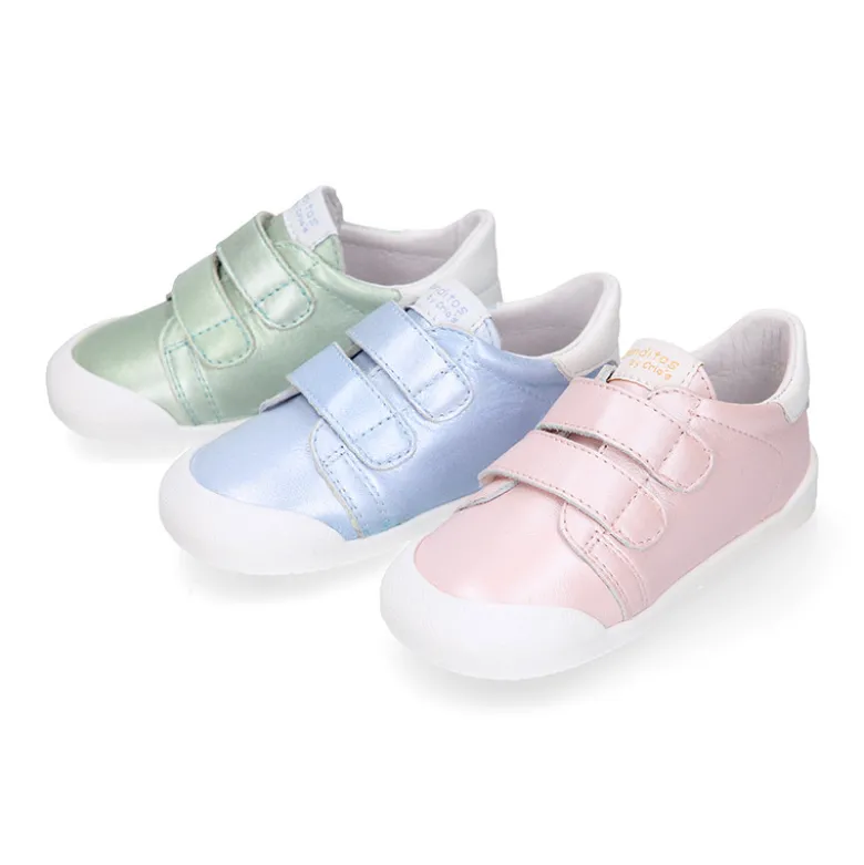 Deportivas niños Blanditos by Crio´s París sin cordones en piel laminada.