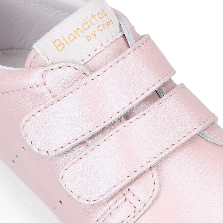 Deportivas niños Blanditos by Crio´s París sin cordones en piel laminada.