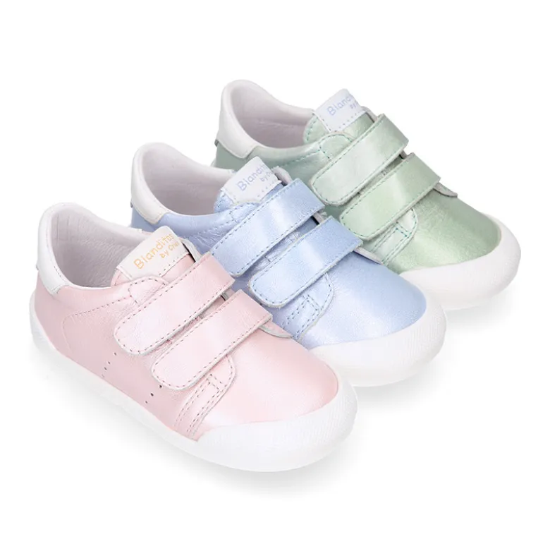 Deportivas niños Blanditos by Crio´s París sin cordones en piel laminada.
