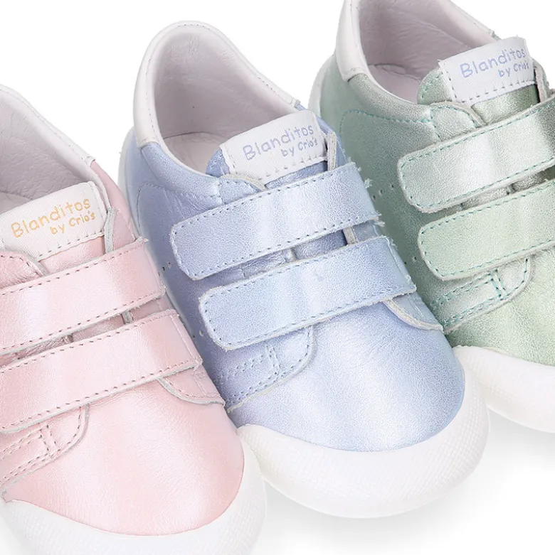 Deportivas niños Blanditos by Crio´s París sin cordones en piel laminada.