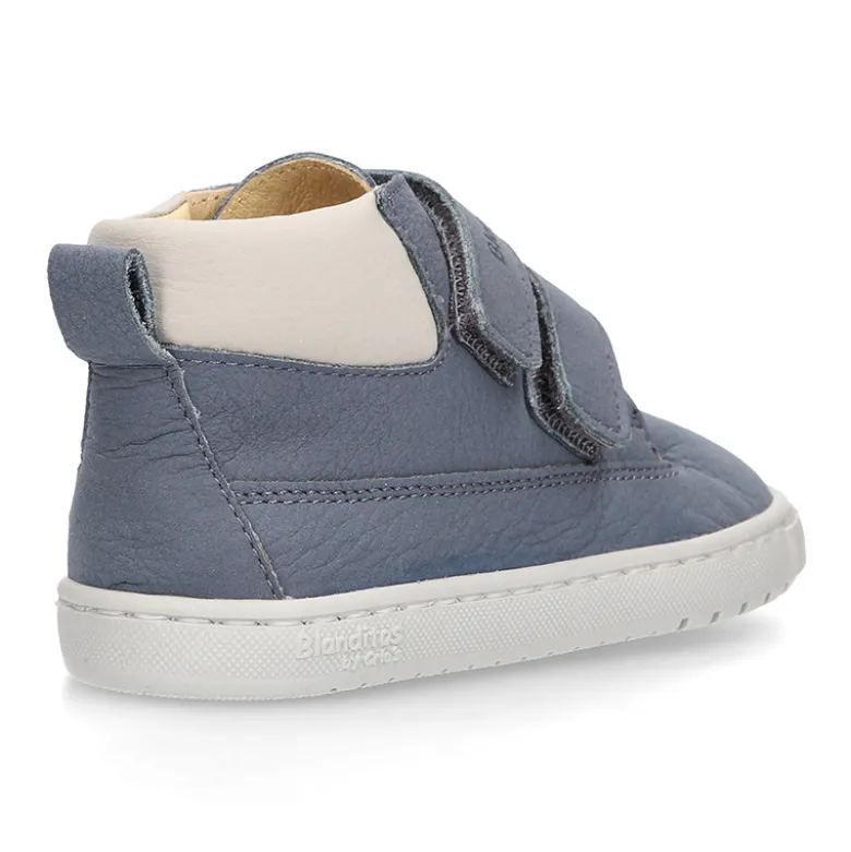 Deportivas niños tipo botitas de Blanditos by Crio´s en piel sin cordones.