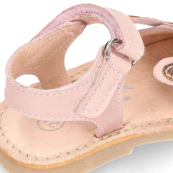 Menorquina CONEJITO ROSA en piel suave y suela flexible.