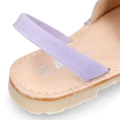 Menorquina niña Tira en piel ante lila con diseño con CORAZONES.