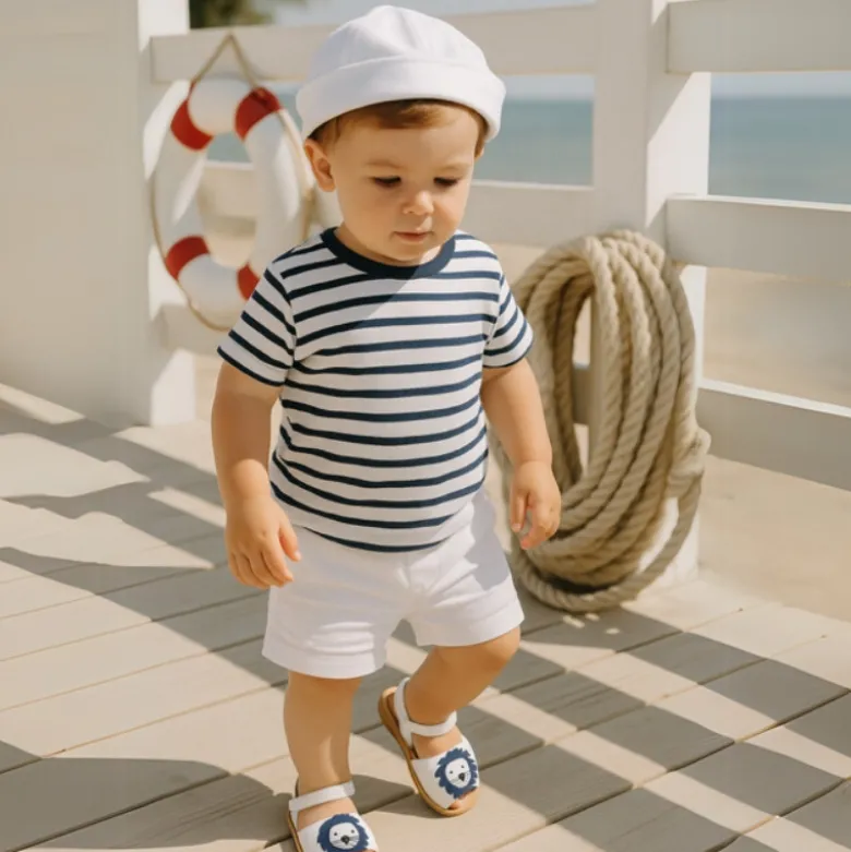 Menorquina niño LEÓN en piel suave y suela flexible.
