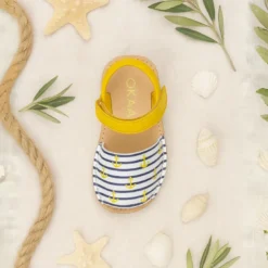 Menorquina niños cierre adherente en piel Napa suave con ANCLAS.
