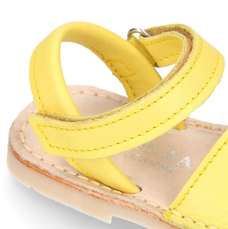 Menorquina niños cierre adherente en piel SUAVE en colores de moda.