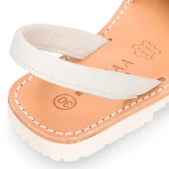Menorquina niños Tira colores pasteles y suela blanca en Piel EXTRA SUAVE.