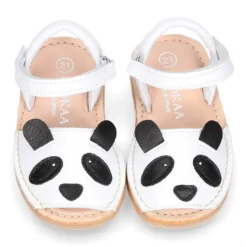 Menorquina OSO PANDA en piel suave y suela flexible.
