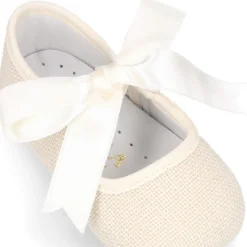 Mercedita bebé niña con lazo tipo angelito en LINO.
