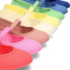 Mercedita básica con cierre adherente en lona algodón NUEVOS COLORES de temporada.