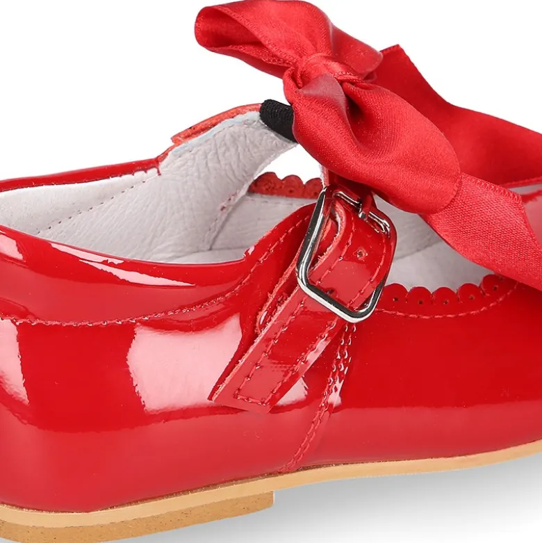 Mercedita clásica niña con festón y hebilla con LAZO en piel charol ROJO.