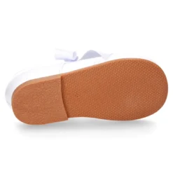 Mercedita clásica tipo ANGELITO en piel charol BLANCO.