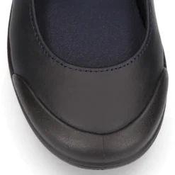 Mercedita colegial niña OKAA sin cordones y puntera reforzada en piel lavable.
