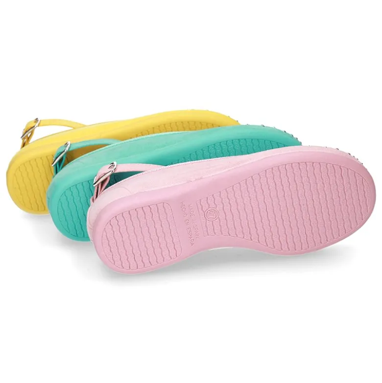 Mercedita con STRASS y pulsera tobillera en Serratex.