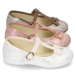 Mercedita en forma de T en lona con brillos y charol para vestir.