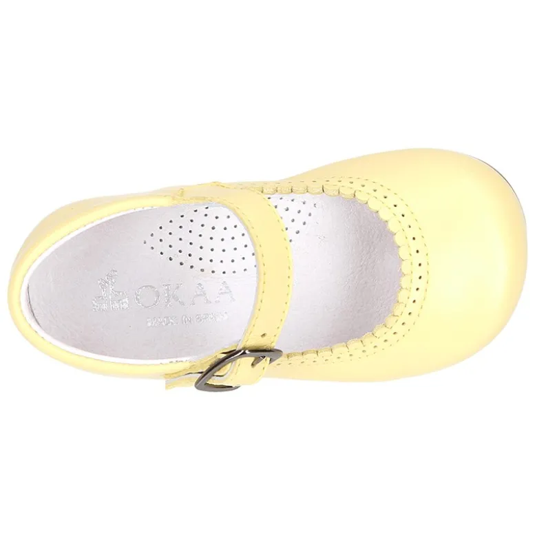 Mercedita escotada MODA con hebilla en piel napa.
