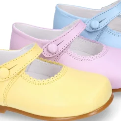 Mercedita niña clásica con botón en piel napa en colores de MODA.