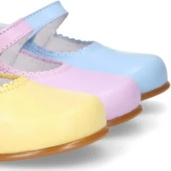 Mercedita niña clásica con botón en piel napa en colores de MODA.