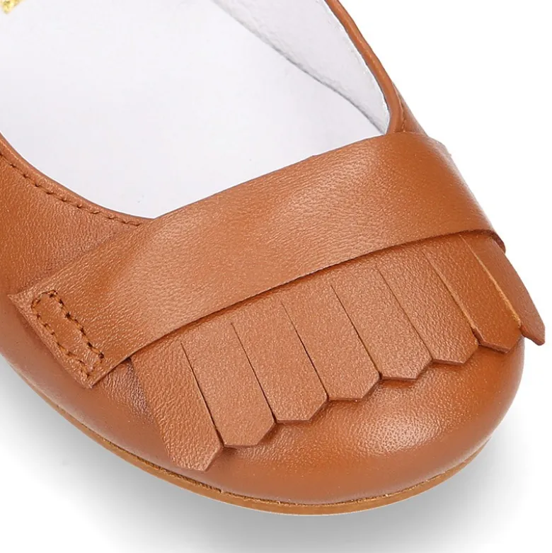 Mercedita niña con FLECOS en piel CUERO.