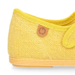 Mercedita niña con hebilla tipo japonesa en LINO AMARILLO.