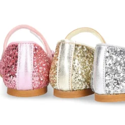 Mercedita niña estilizada con cierre adherente con botón en GLITTER.