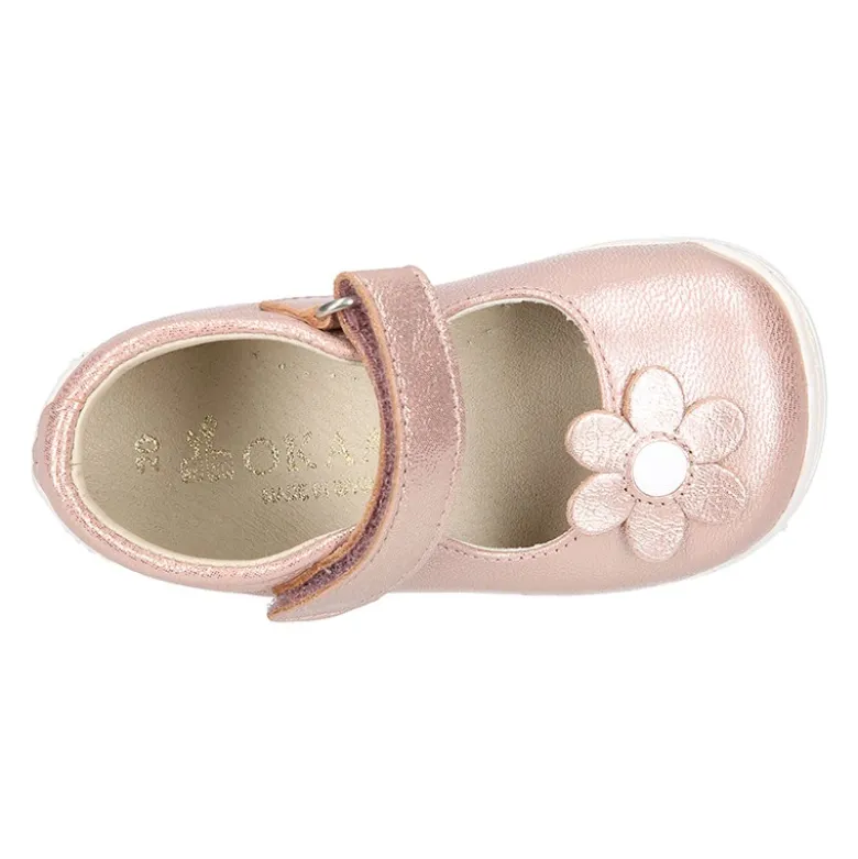 Mercedita niña OKAA FLEX con FLOR en Piel Napa con brillos.