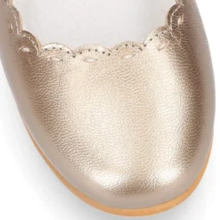 Mercedita niña ondas con hebilla en piel METALIZADA BRONCE.