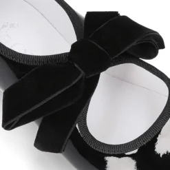 Mercedita o Bailarina tipo Angelito piel charol NEGRO con lazo de terciopelo.