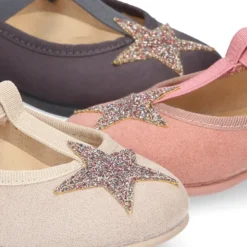 Merceditas en forma de T con elástico y ESTRELLAS en Serratex.
