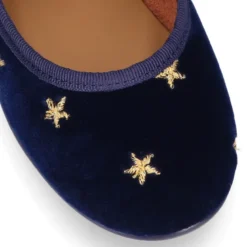 Merceditas niña en terciopelo con ESTRELLAS bordadas.