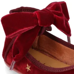 Merceditas niña en terciopelo con ESTRELLAS bordadas.