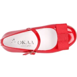 Merceditas niña OKAA con hebilla y lazo zapatero en piel charol rojo.
