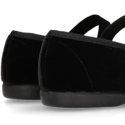 Merceditas OKAA niña con hebilla y lazo zapatero en terciopelo NEGRO.