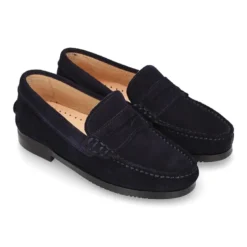 Mocasin clásico niños mayores antifaz suela gruesa en piel serraje.
