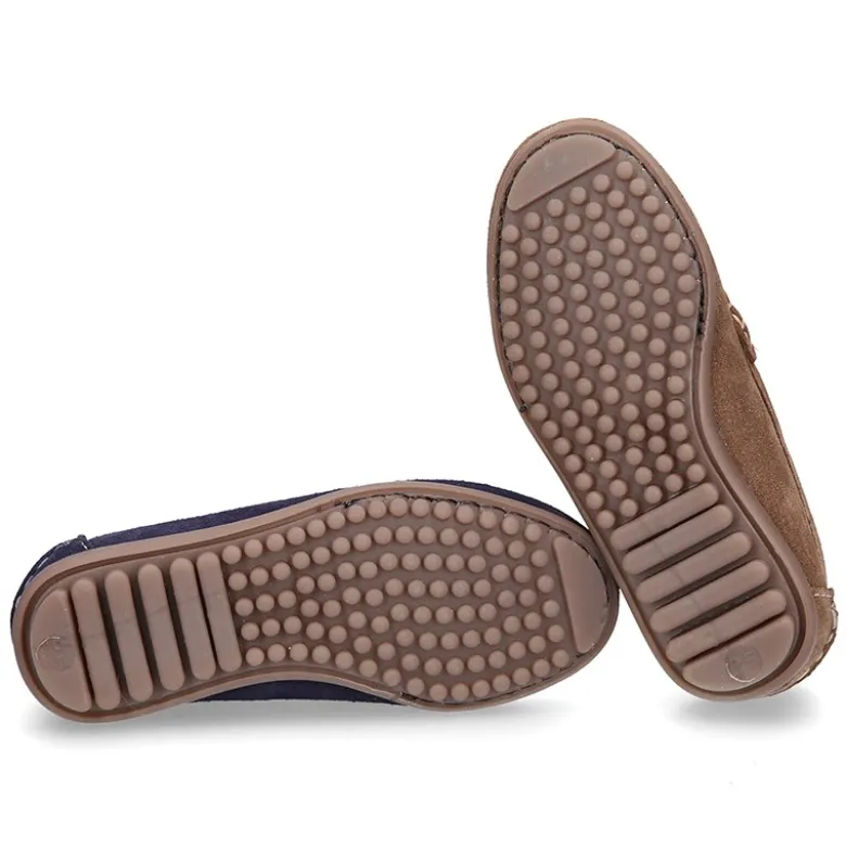 Mocasín antifaz niños mayores piso conductor en piel serraje.