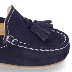 MocasÍn BORLAS pequeños piso conductor en serraje.