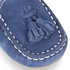 MocasÍn BORLAS pequeños piso conductor en serraje.