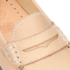 Mocasín con antifaz en piel EXTRA SUAVE y colores pasteles.